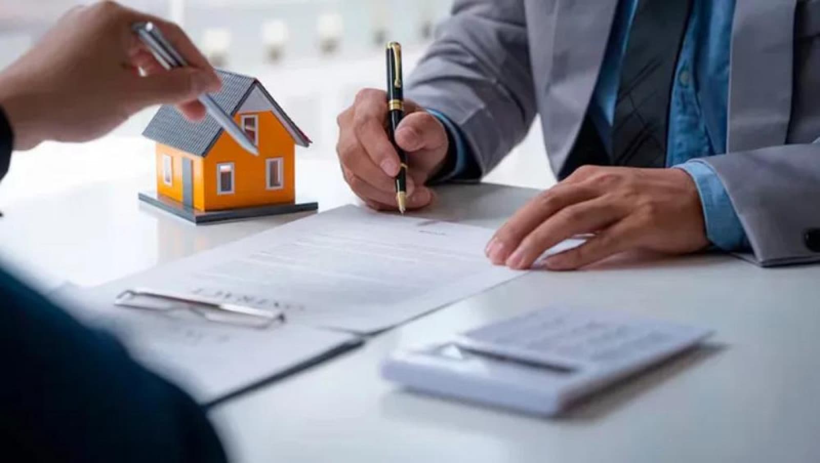 Caputo anunció que el Banco Nación dará créditos hipotecarios a desarrolladores inmobiliarios